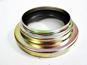 C5NN4969D OUTER SEAL AND RETAINER ASSEMBLY fits FORD (3910-4610)